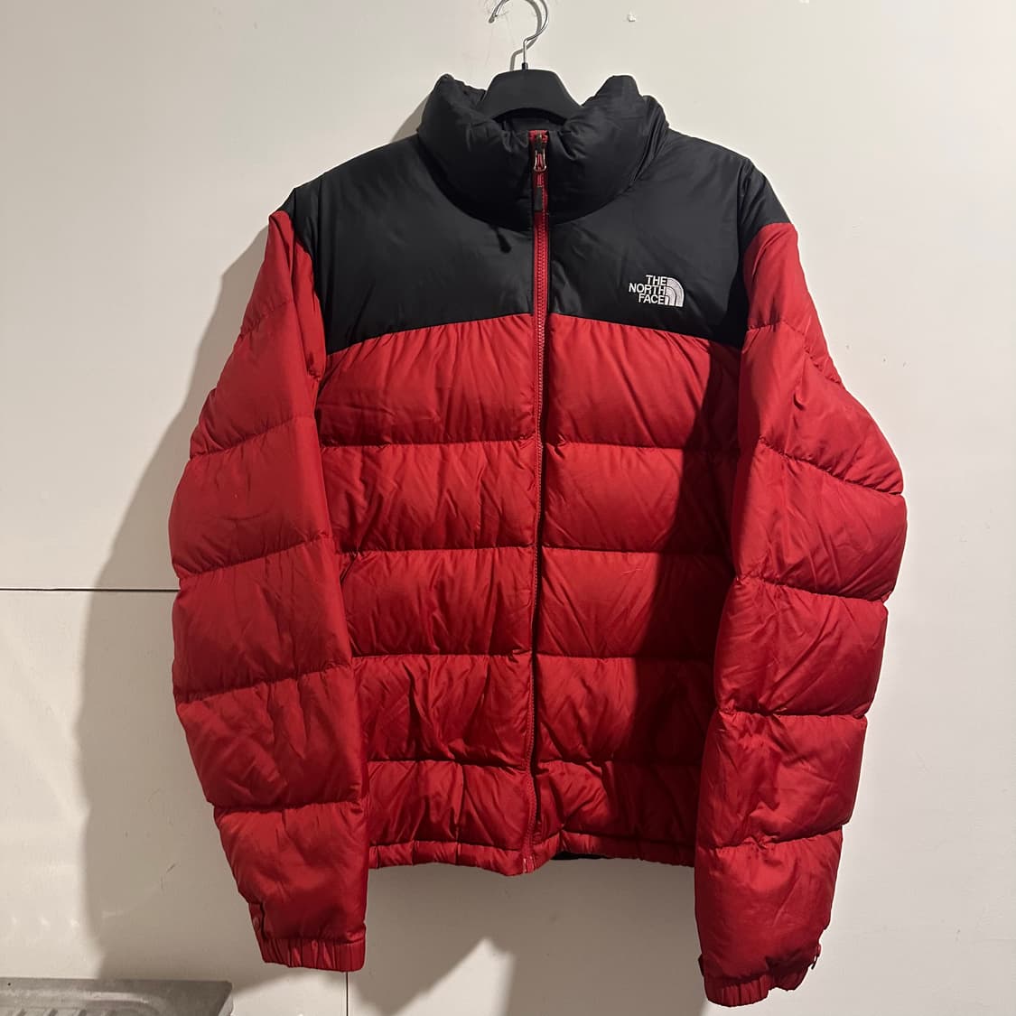 노스페이스 눕시 레드 패딩 상품이미지1