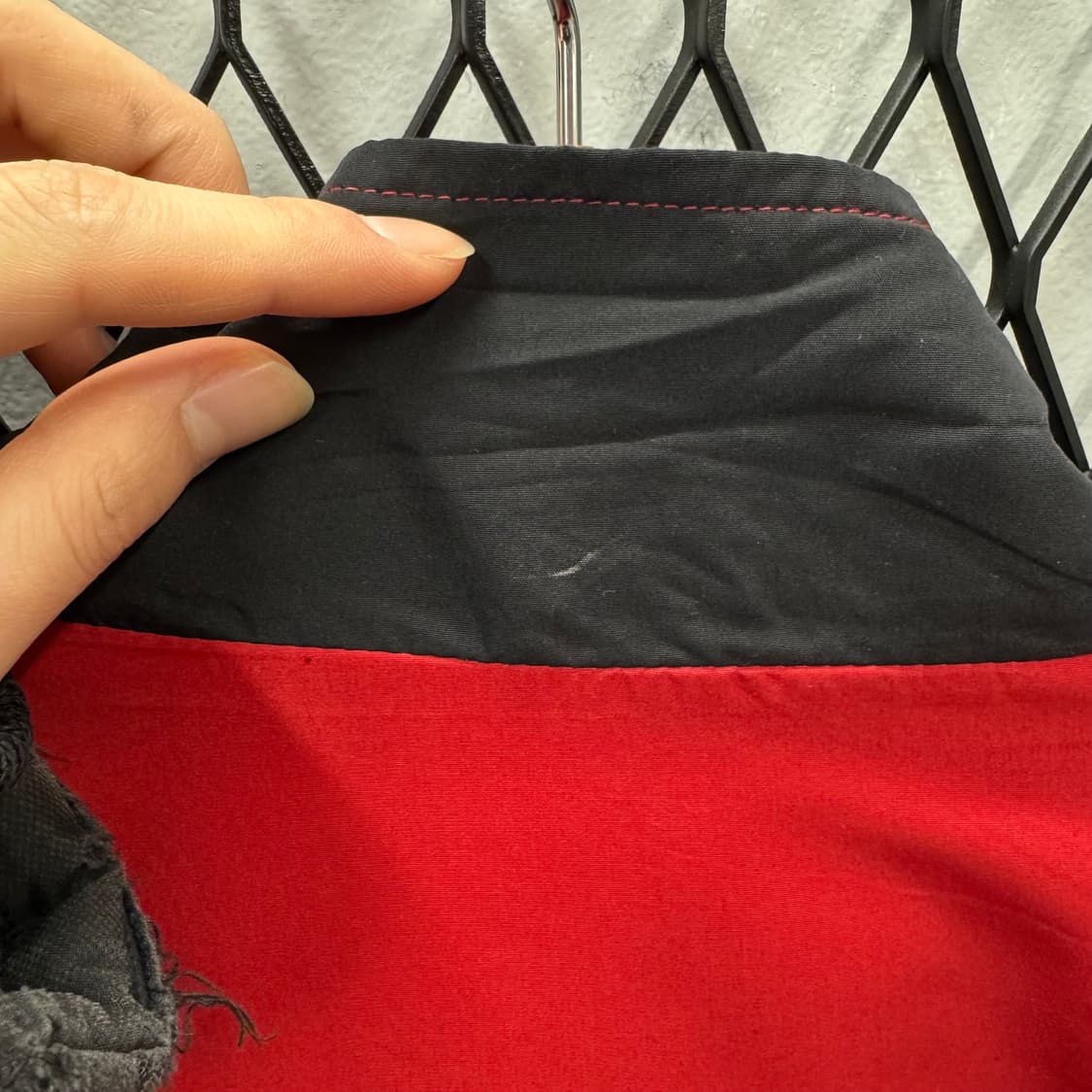 00s 나이키 올드스쿨 바람막이 맨체스터 유나이티드 로고 레드 블랙 상품이미지8