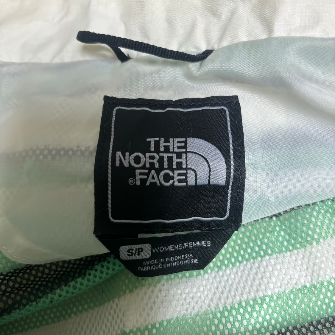 노스페이스 아이보리 바람막이 팝니다  상품이미지4