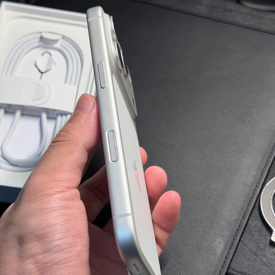 아이폰 17 프로 256GB 실버 풀박스 자급제 상품이미지3