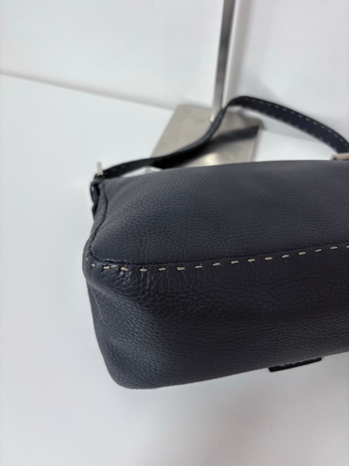 펜디 셀러리아 레더 맘마 바게트백 상품이미지8