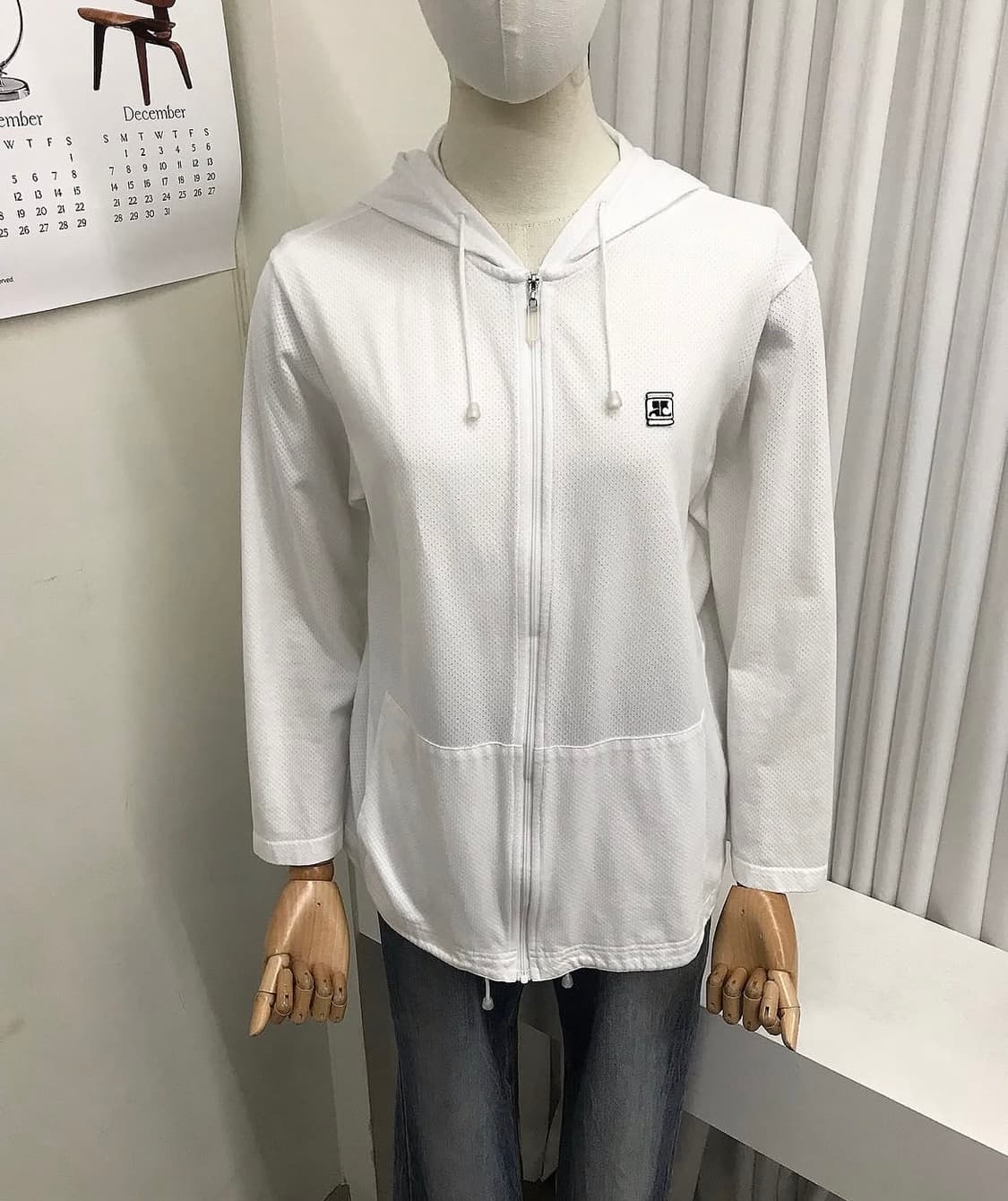 꾸레쥬 로고 화이트 후드집업 상품이미지6