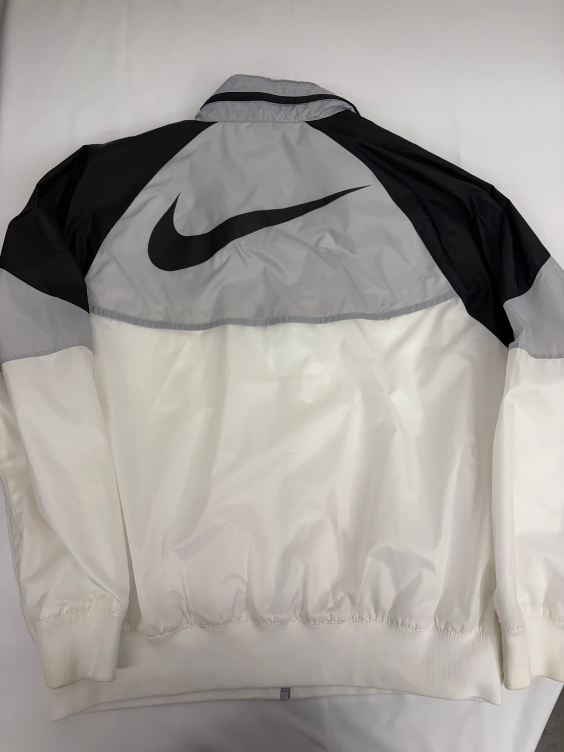 [XL] 나이키 바람막이 자켓 블랙/화이트/그레이 상품이미지4