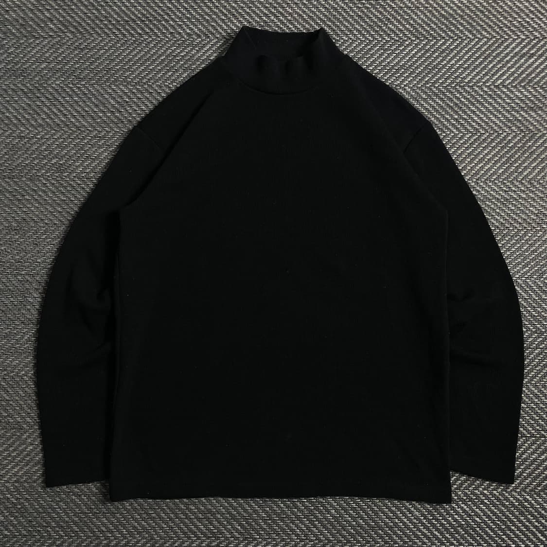 피앤콤마 머슬핏 미니멀 니트 블랙 o 3966 상품이미지1