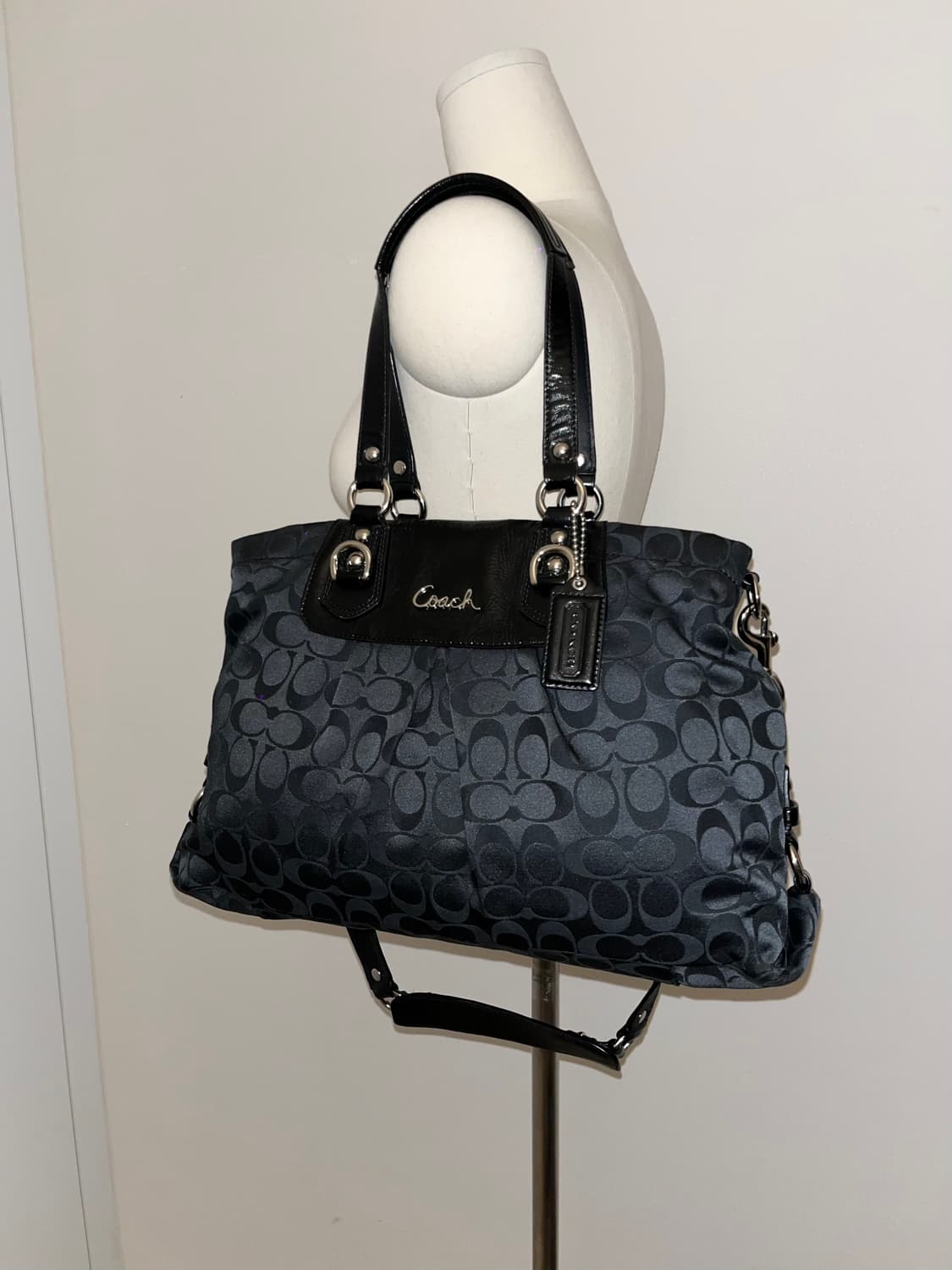 Coach All Black Shoulder bag 상품이미지2