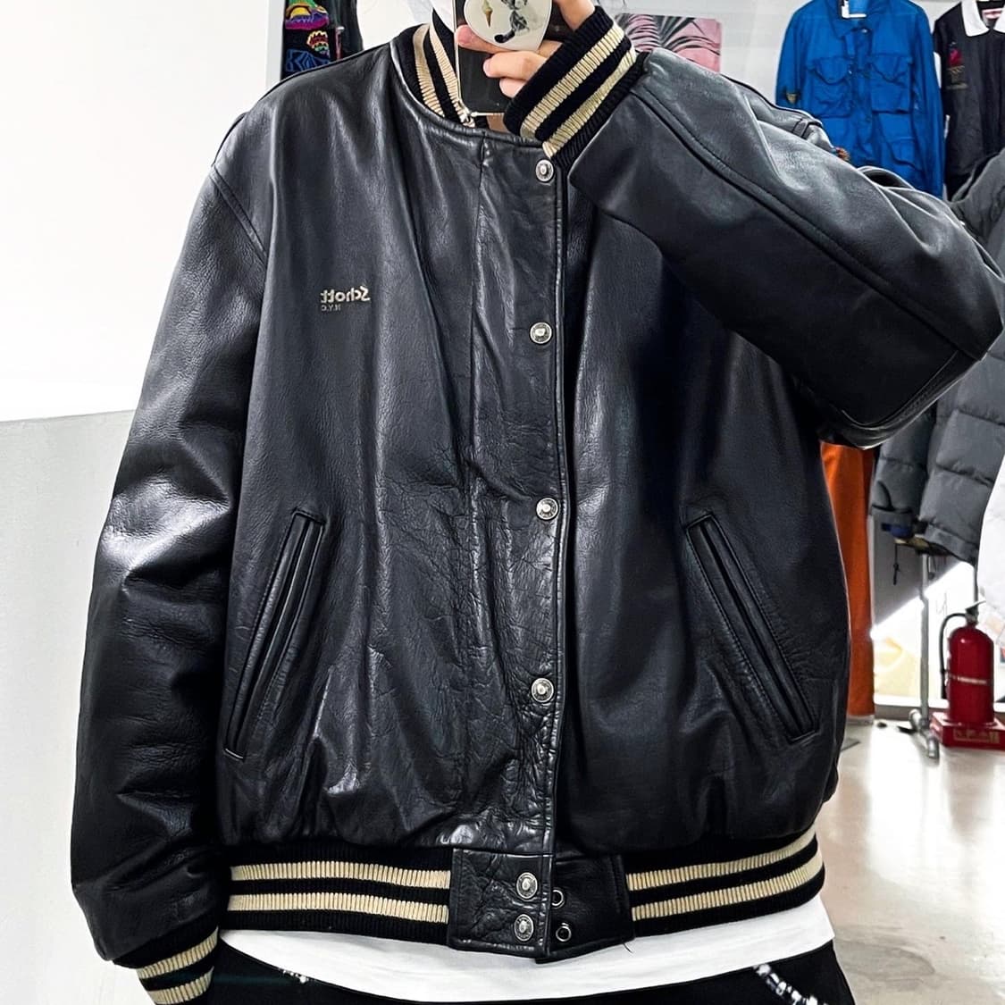 쇼트 아치 로고 스펠아웃 카우 하이드 레더 바시티자켓 상품이미지2