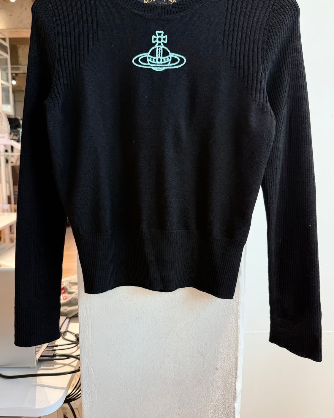 비비안 웨스트우드 블랙 orb 자수 니트  상품이미지6