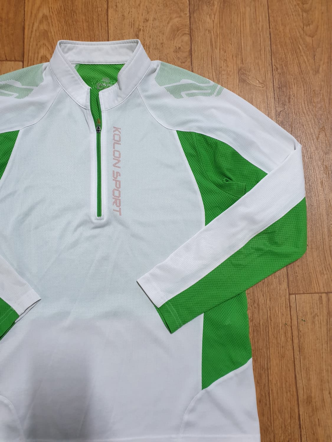 1112 코오롱 아웃도어 반집업 95 사이즈입니다 상품이미지3