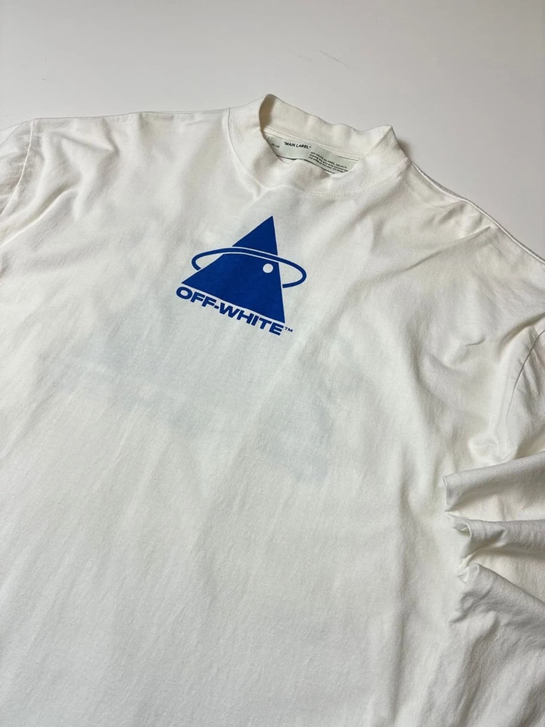 오프화이트 트라이앵글 플래닛 롱 슬리브 PN8135 상품이미지2