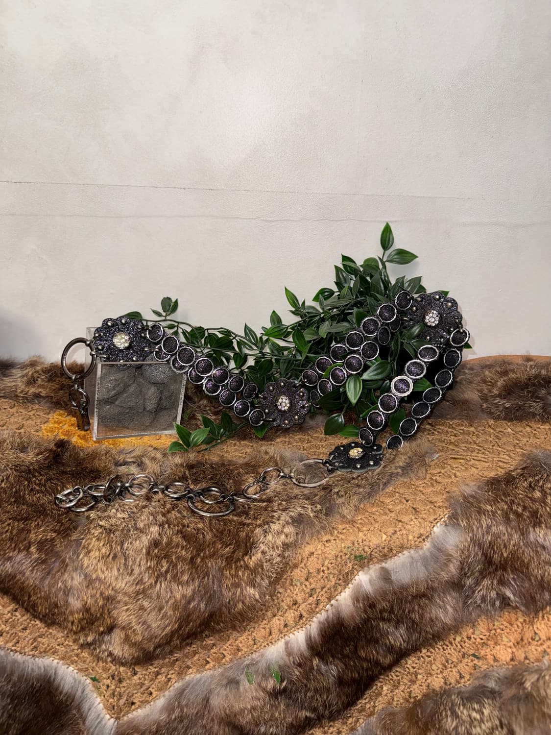 Black cubic flower chain belt 상품이미지1