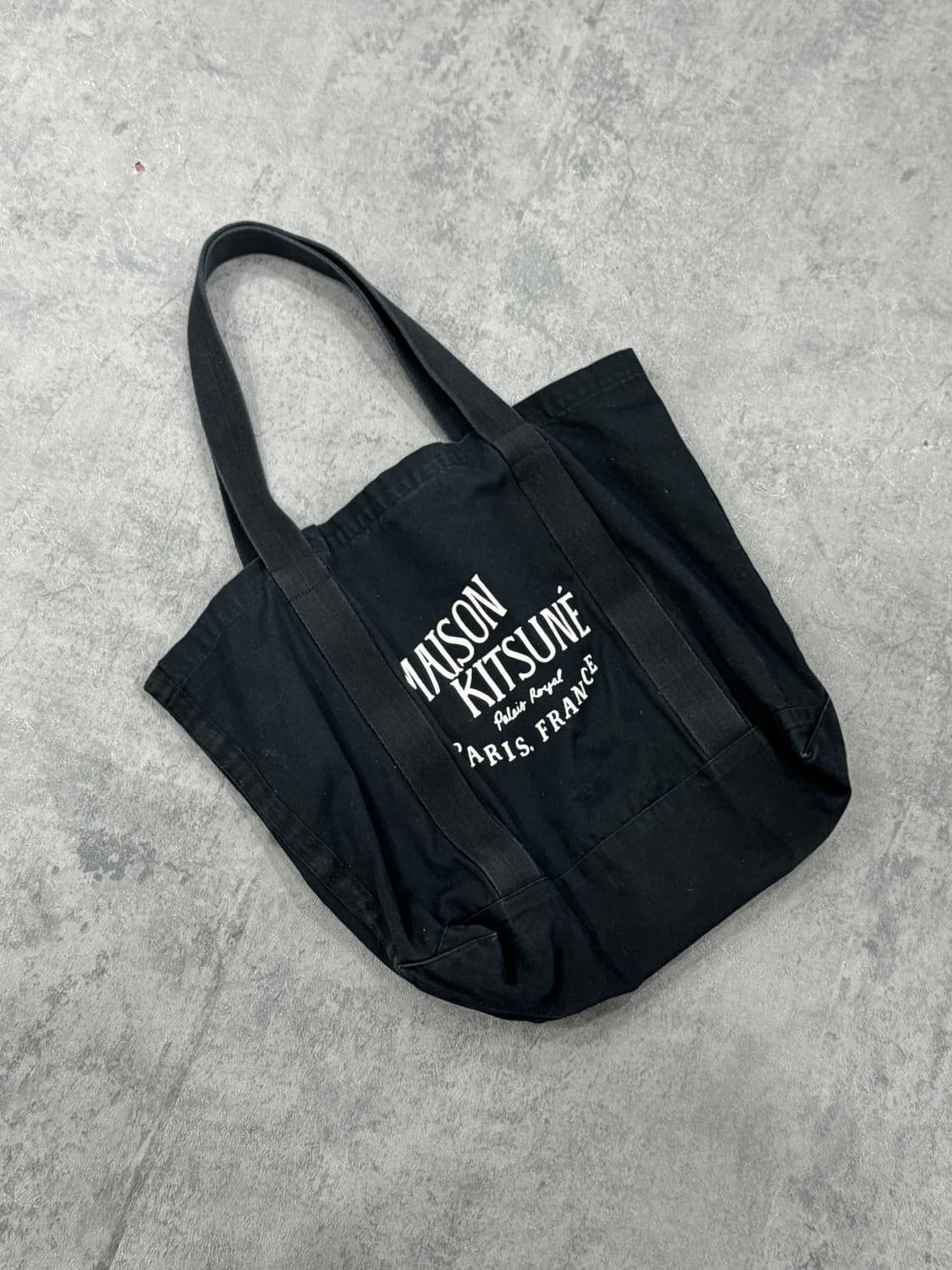 메종키츠네 블랙 에코백 상품이미지1