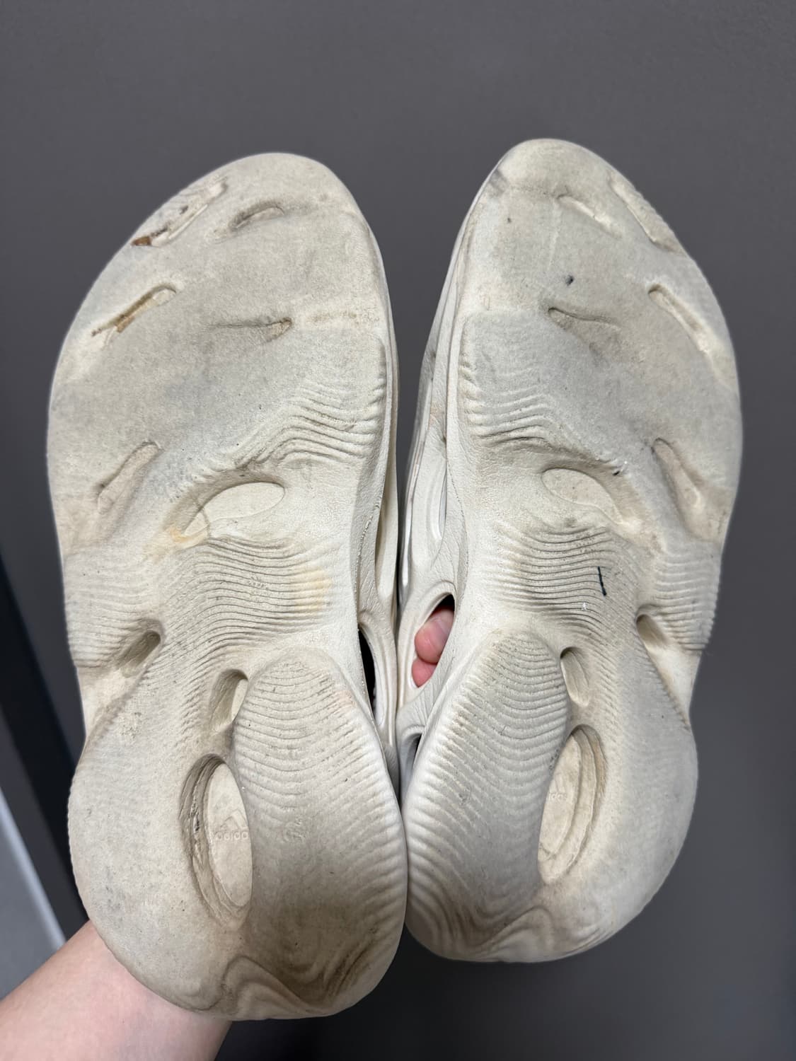 아디다스 이지 폼 러너 샌드 상품이미지6