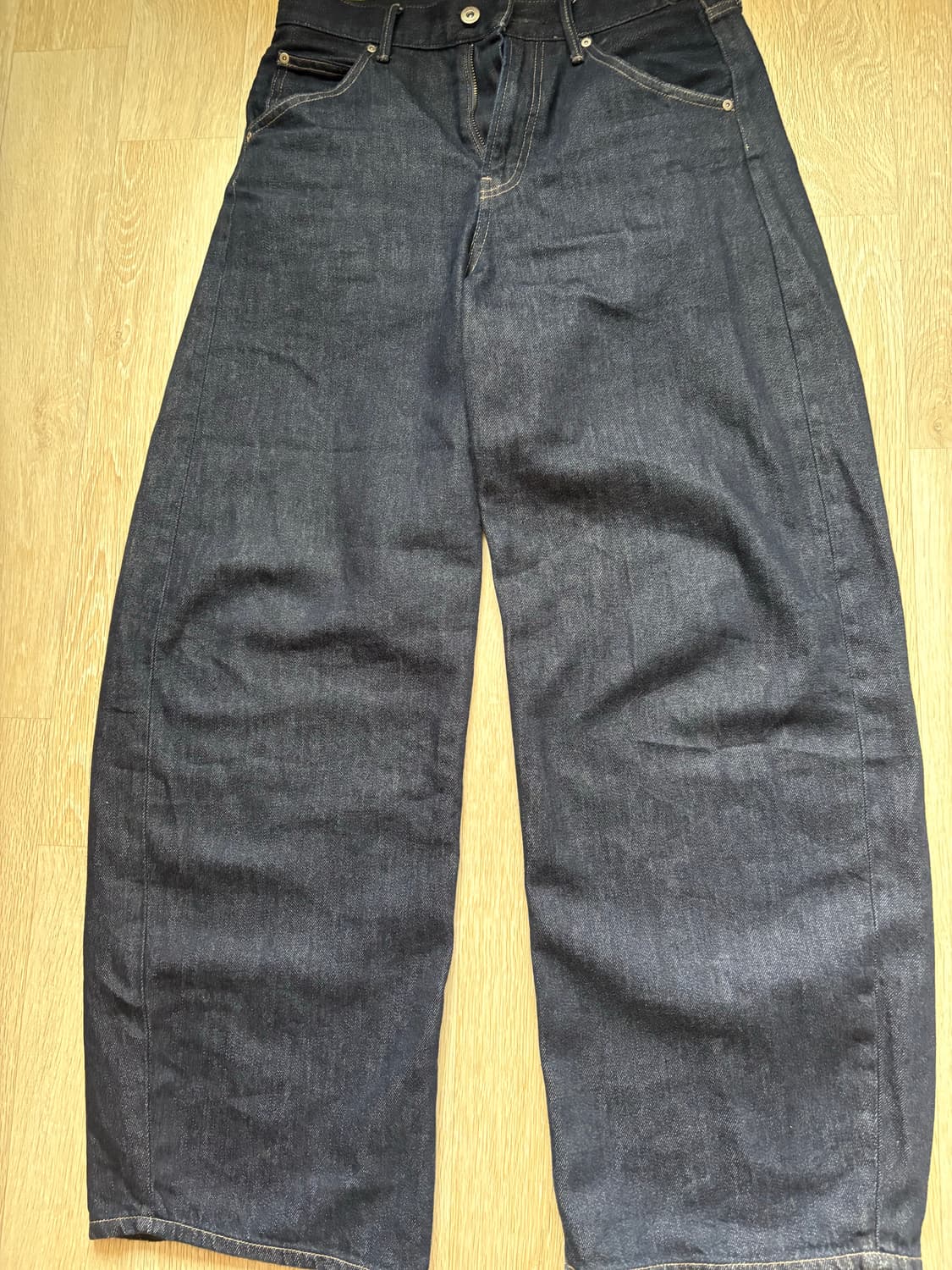 유니클로 베기 커브진 상품이미지1