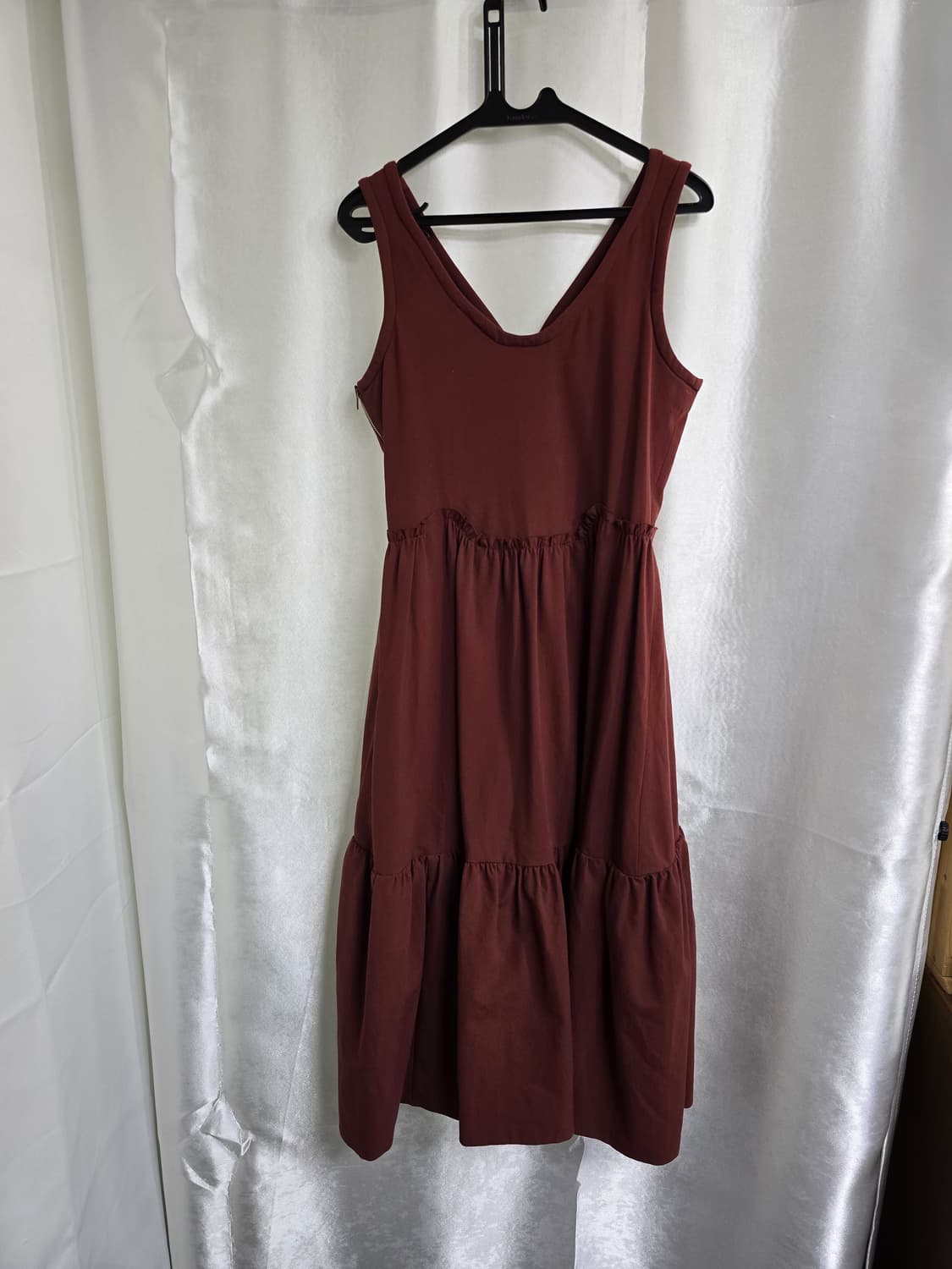 듀엘 브이넥 민소매 플레어 롱 원피스 (1892) 상품이미지2