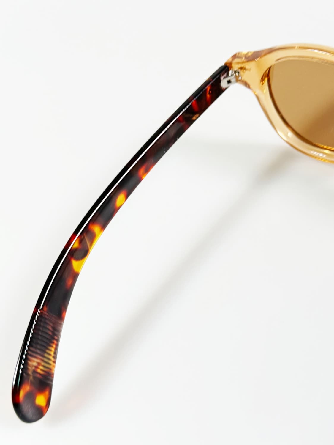 볼드 라운드 투명 엠버 프레임 빈티지 틴트 선글라스 상품이미지7