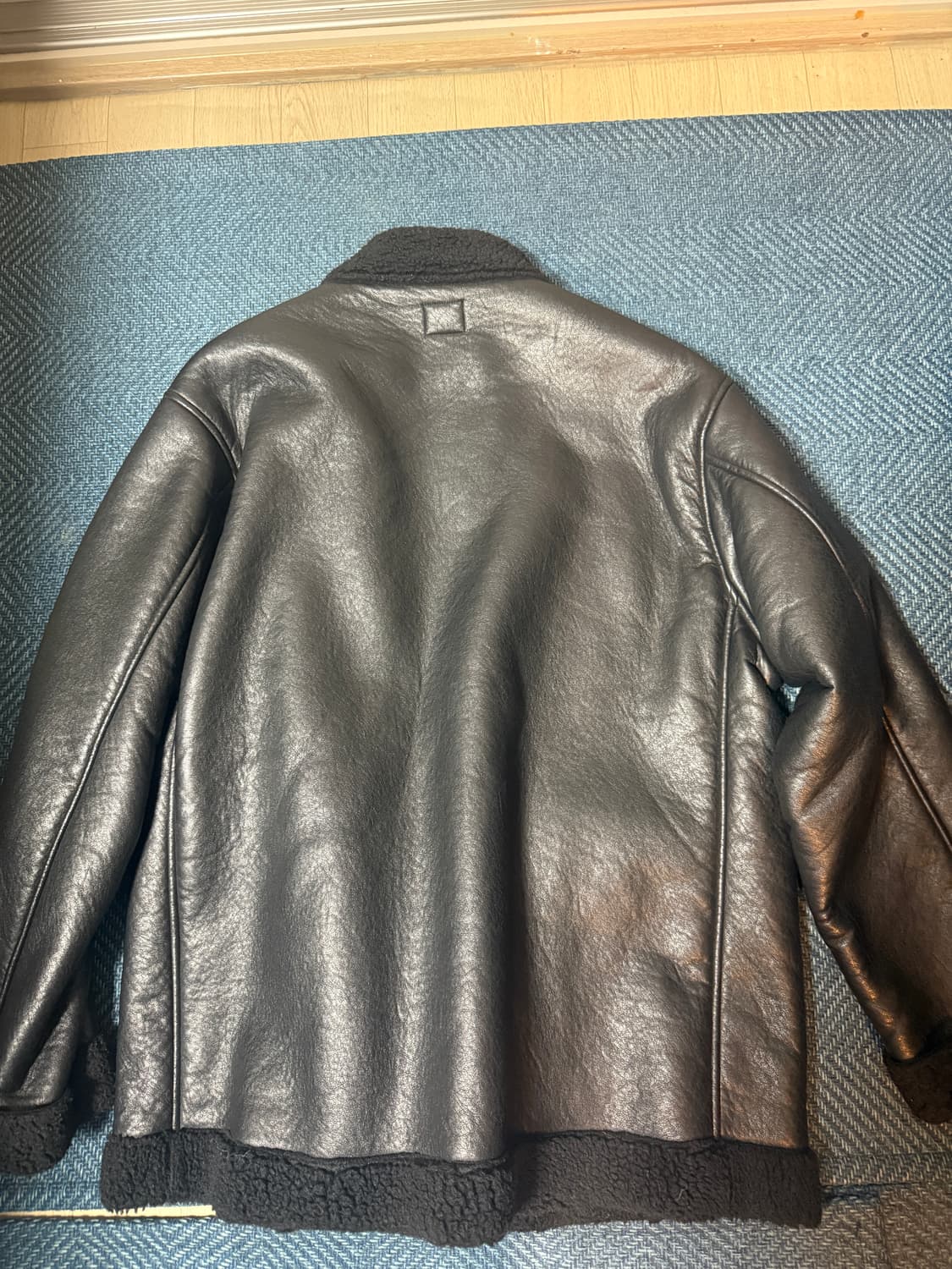 니들스 가죽 무스탕 판매합니다 상품이미지3