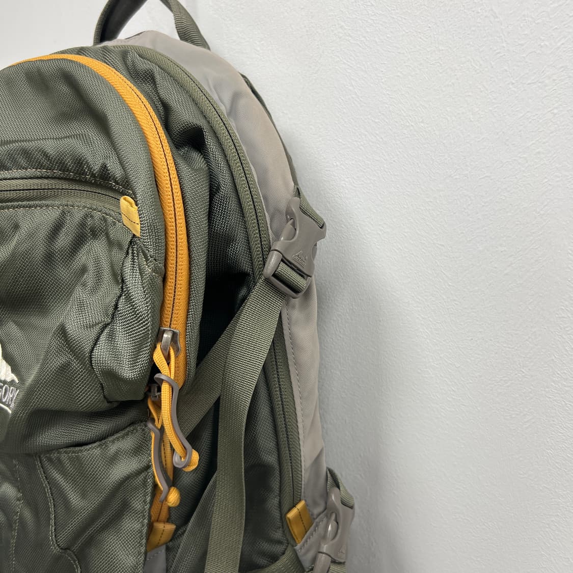 그레고리 구형 칼미아 28L 백팩 상품이미지5