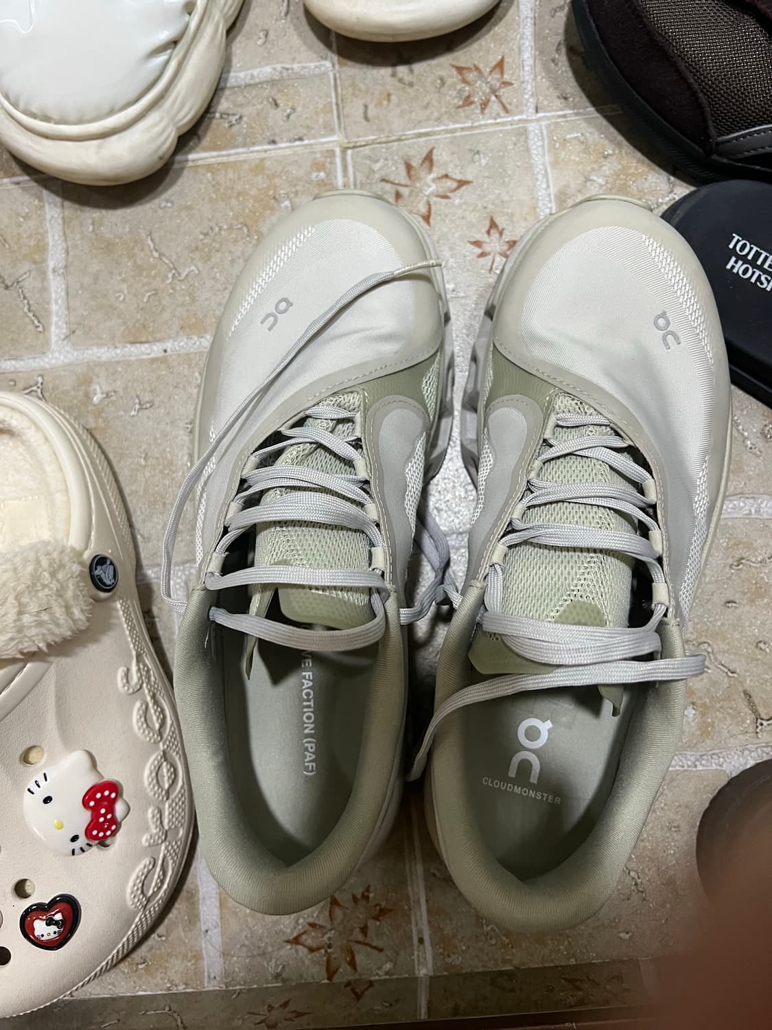 파프 온 클라우드몬스터 2 문더스크 상품이미지2