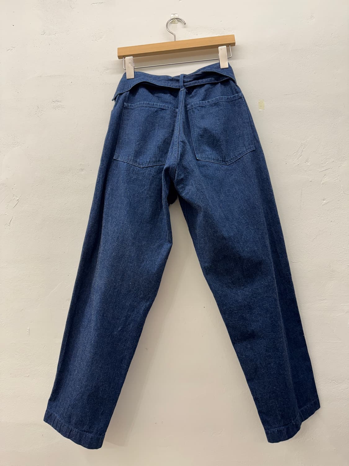 코모리 벨티드 데님 팬츠 (0) 상품이미지2