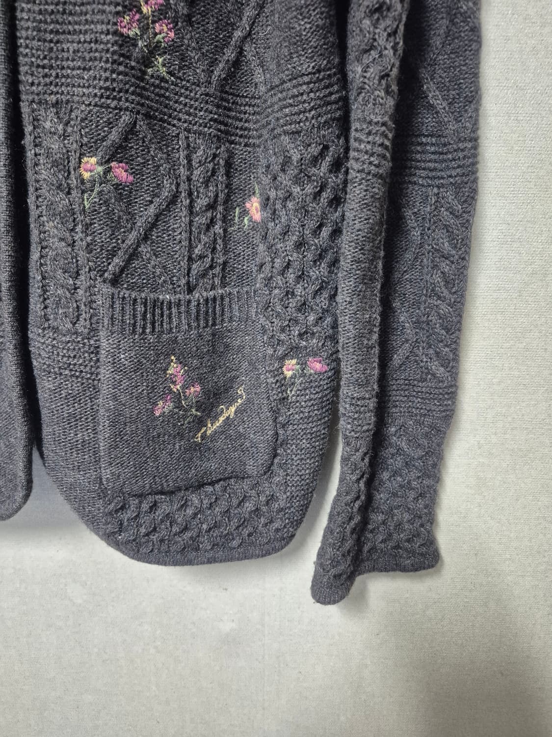 써스데이아일랜드 몸판 꽃자수 가디건 상품이미지3