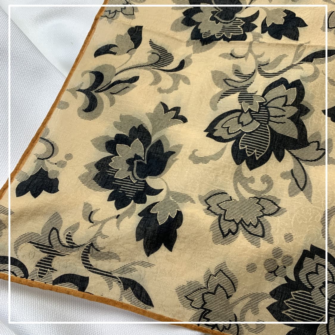 [정품] YSL 입생로랑 플라워패턴 빈티지 쁘띠스카프 손수건 상품이미지6