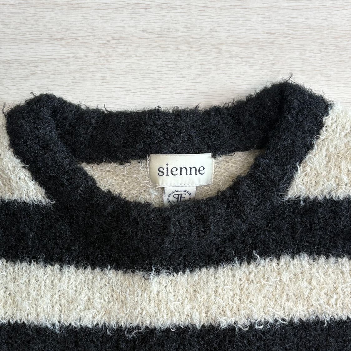 시엔느 포그 스트라이프 니트 상품이미지3