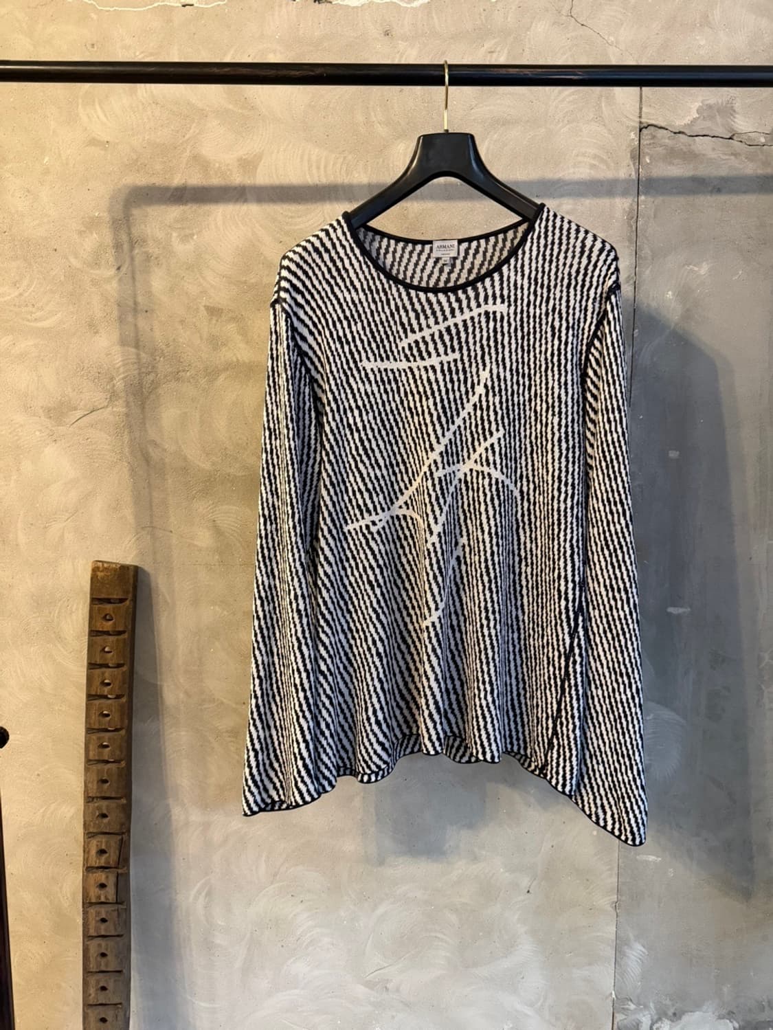 아르마니 꼴레지오니 그래픽 니트 105 상품이미지1