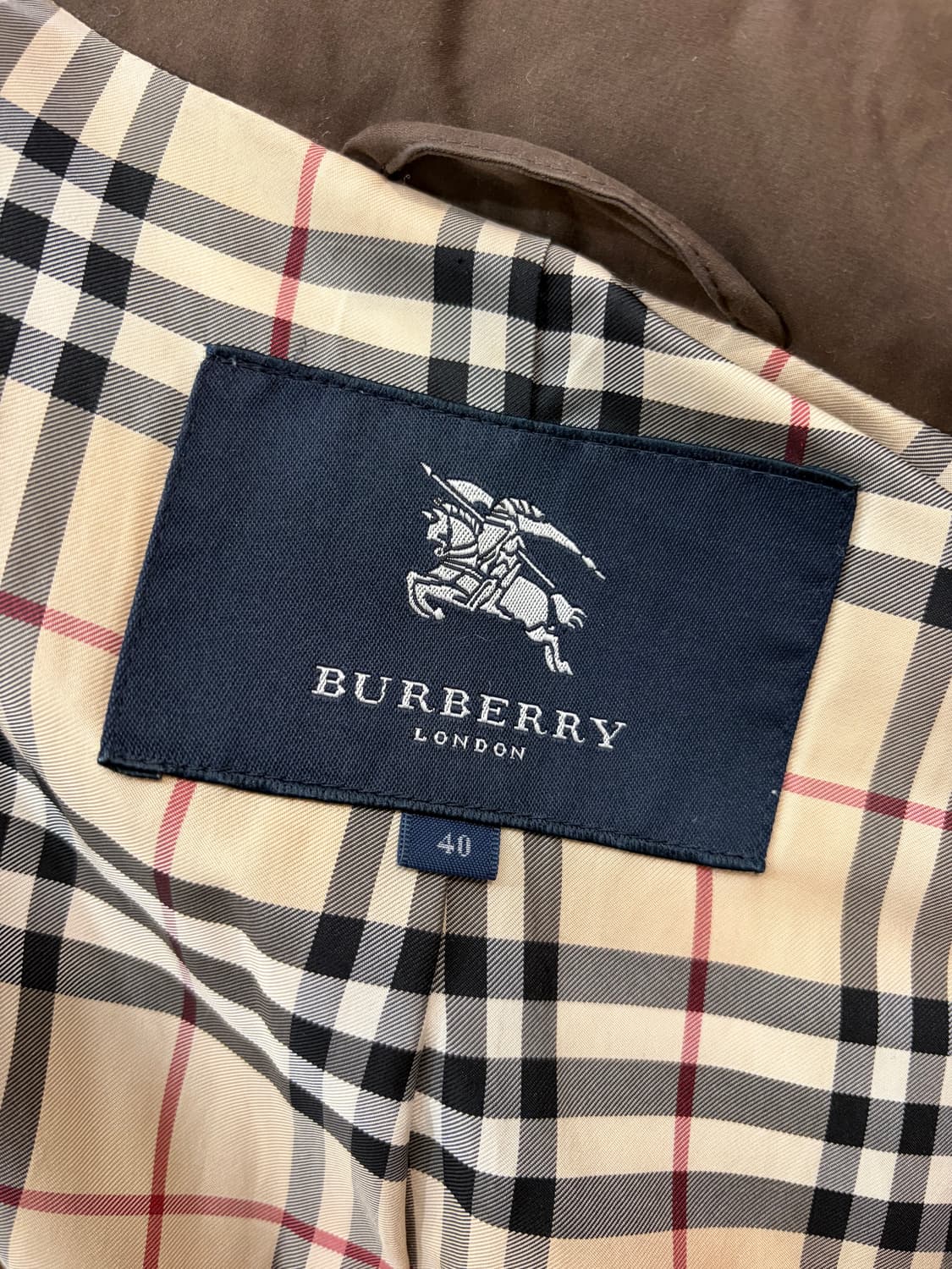 버버리 런던 브라운 덕다운 패딩 상품이미지3