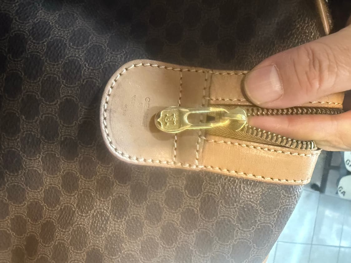 정품 셀린느 마카담 여행용 보스턴백 팝니다 상품이미지9