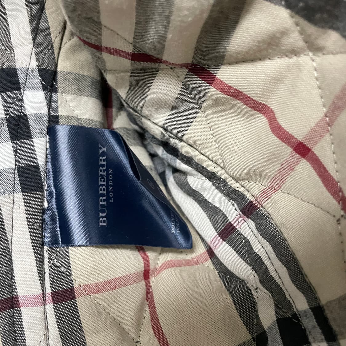 버버리 후드 퀄팅 자켓 블랙 8(W) 상품이미지6