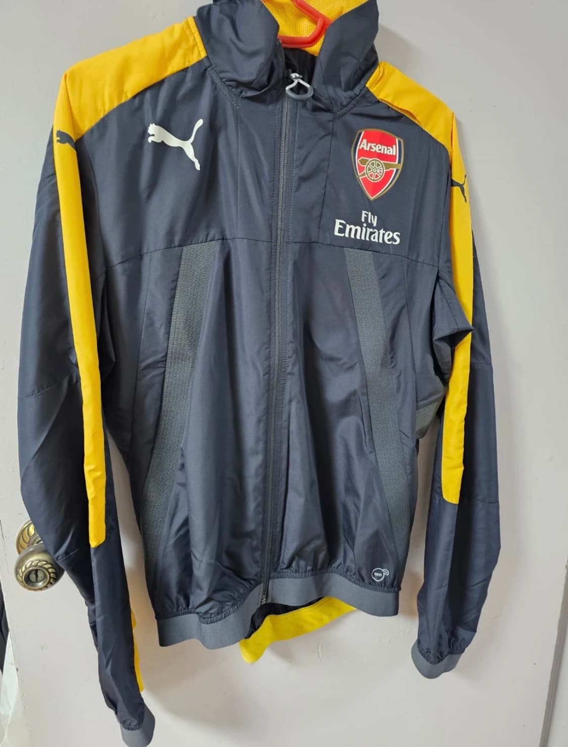 푸마 아스날 Fly Emirates 바람막이 S 상품이미지1