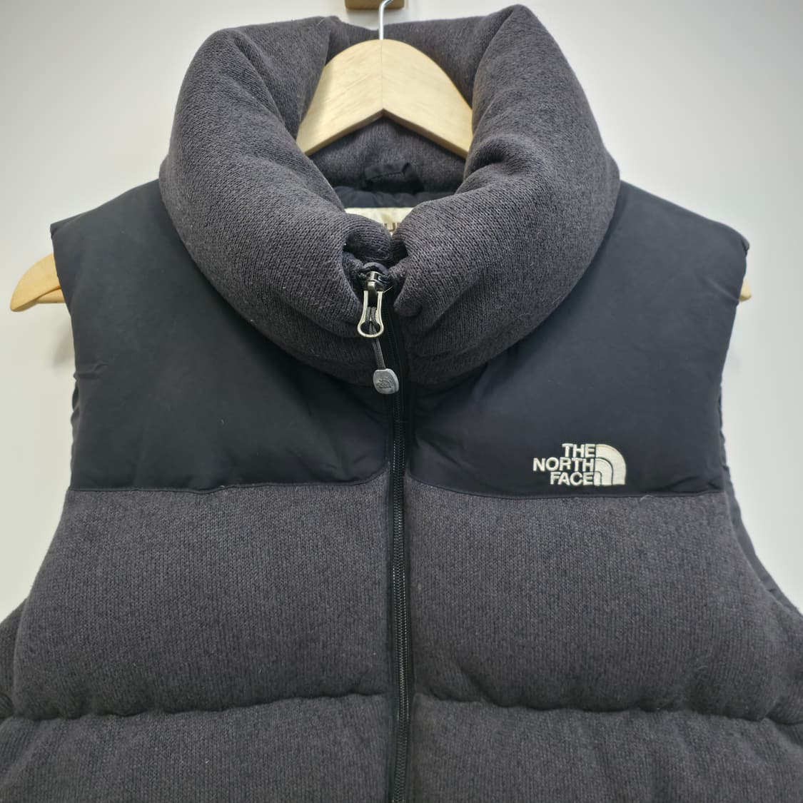 [M] 노스페이스 넥워머 니트 조끼 패딩 상품이미지3