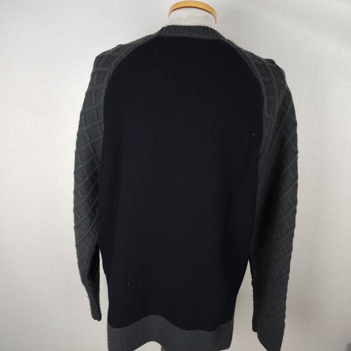 엠포리오 아르마니 다이아몬드 텍스처 배색 울 니트 남자105사이즈  상품이미지3