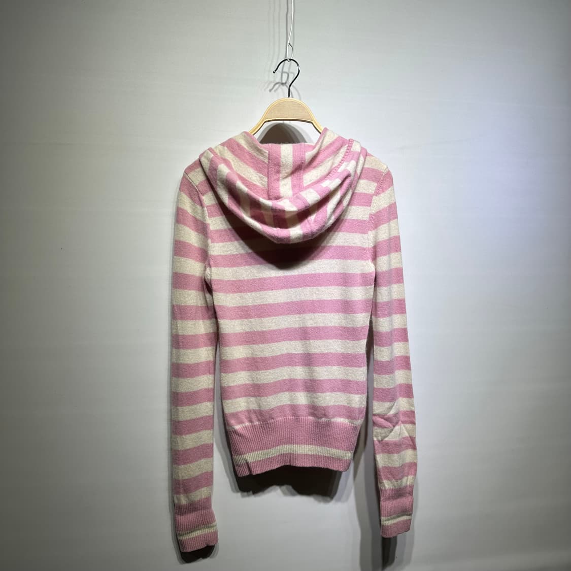 버버리 블루라벨 니트집업 판매합니다 상품이미지5