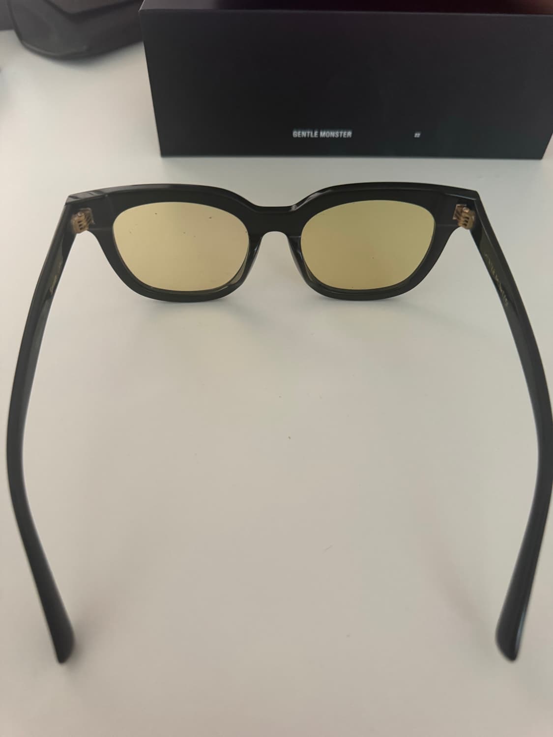 젠틀몬스터 southside/블랙/ 옐로우 틴트 상품이미지2