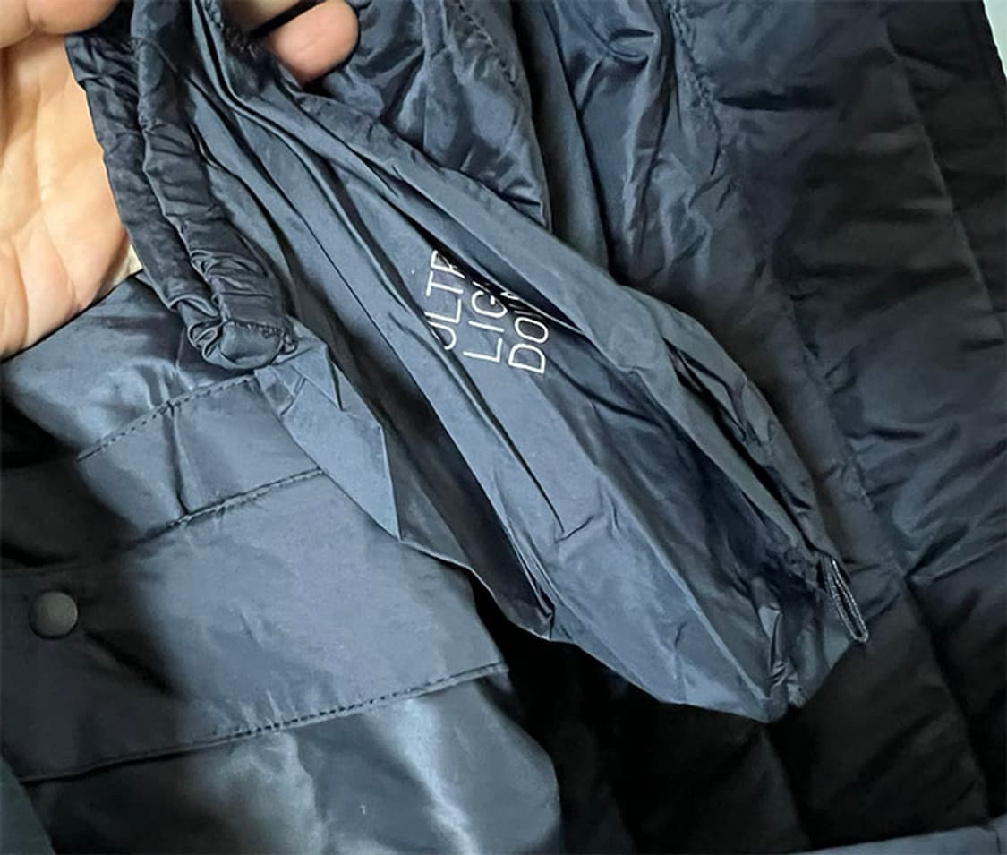 유니클로 남자 경량 패딩조끼 새상품 추동 덕다운 L 95-100 상품이미지4