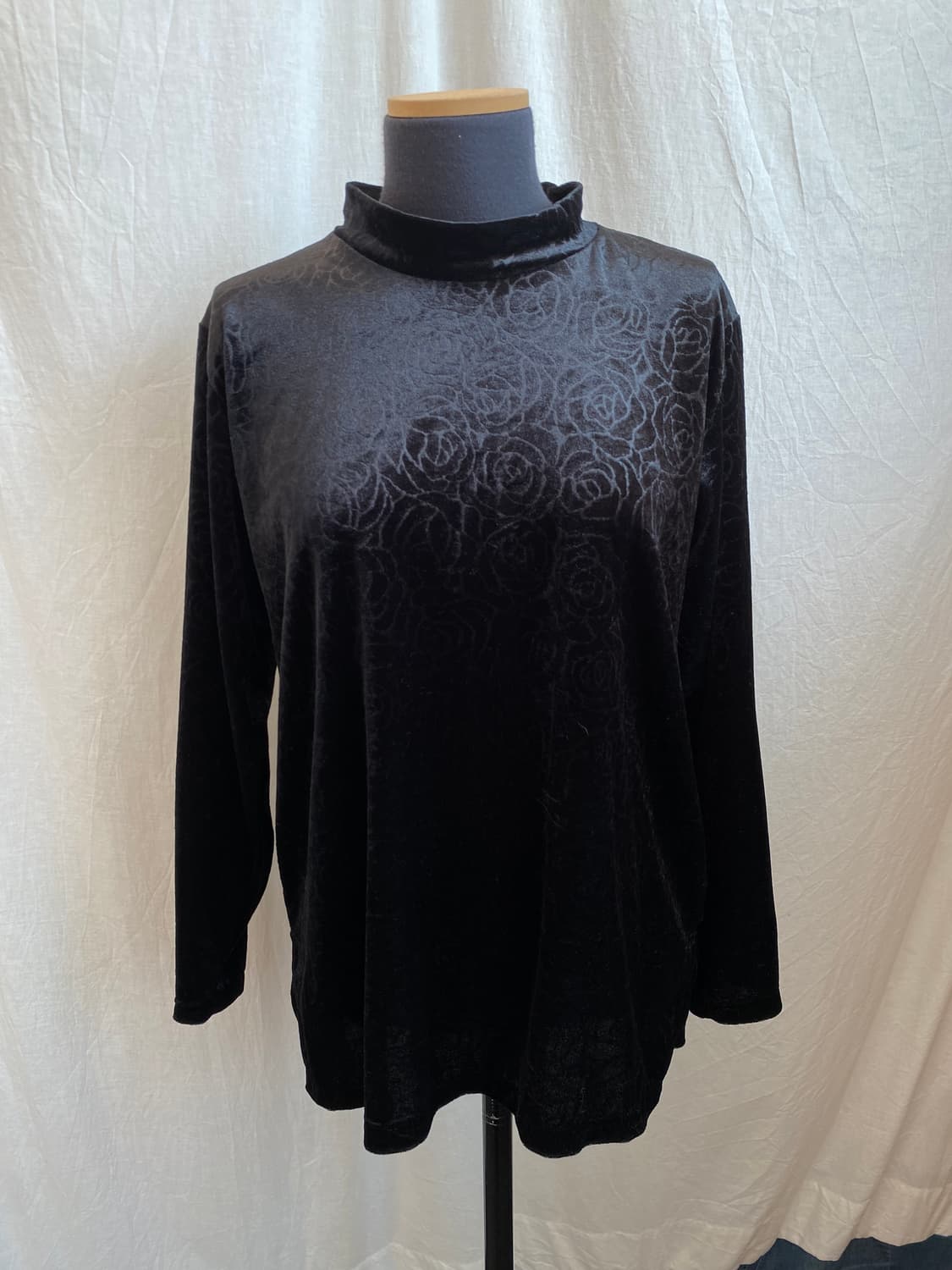 블랙 패턴 벨벳 탑(M-L) 상품이미지2