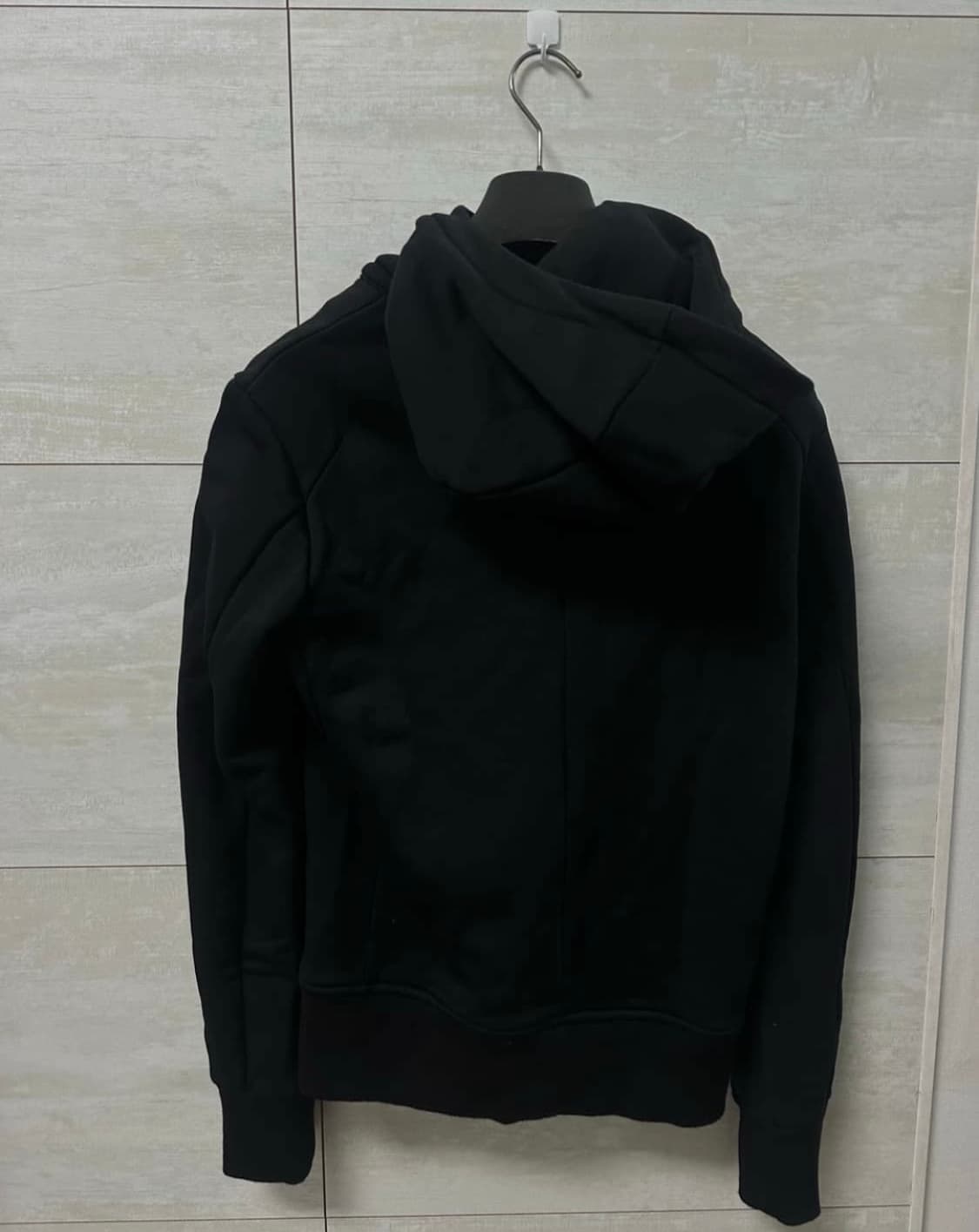 급처/카즈유키 쿠마가이 어테치먼트 후드집업 상품이미지3
