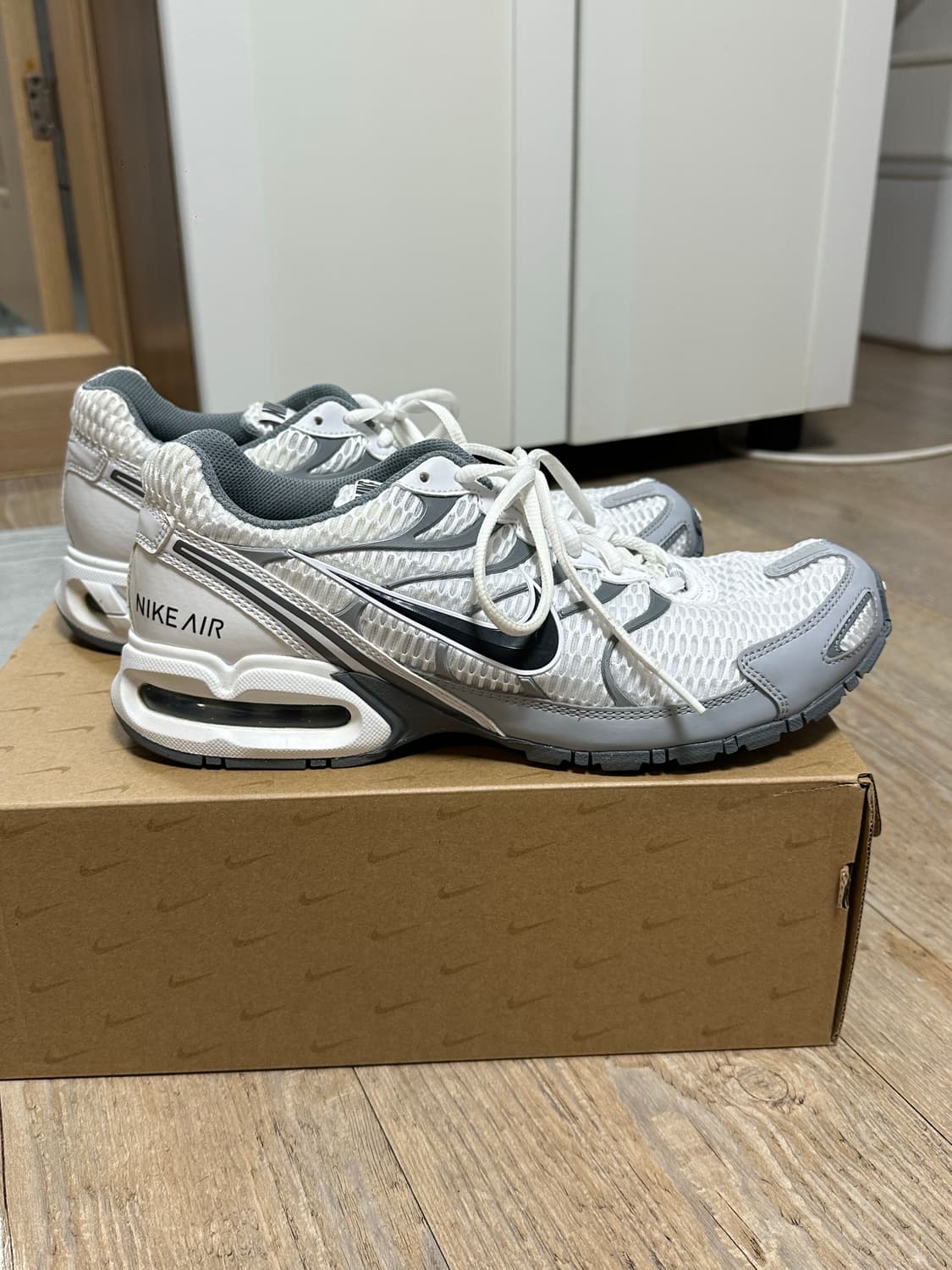 나이키 에어맥스 토치 4 화이트 울프 그레이 280 상품이미지4