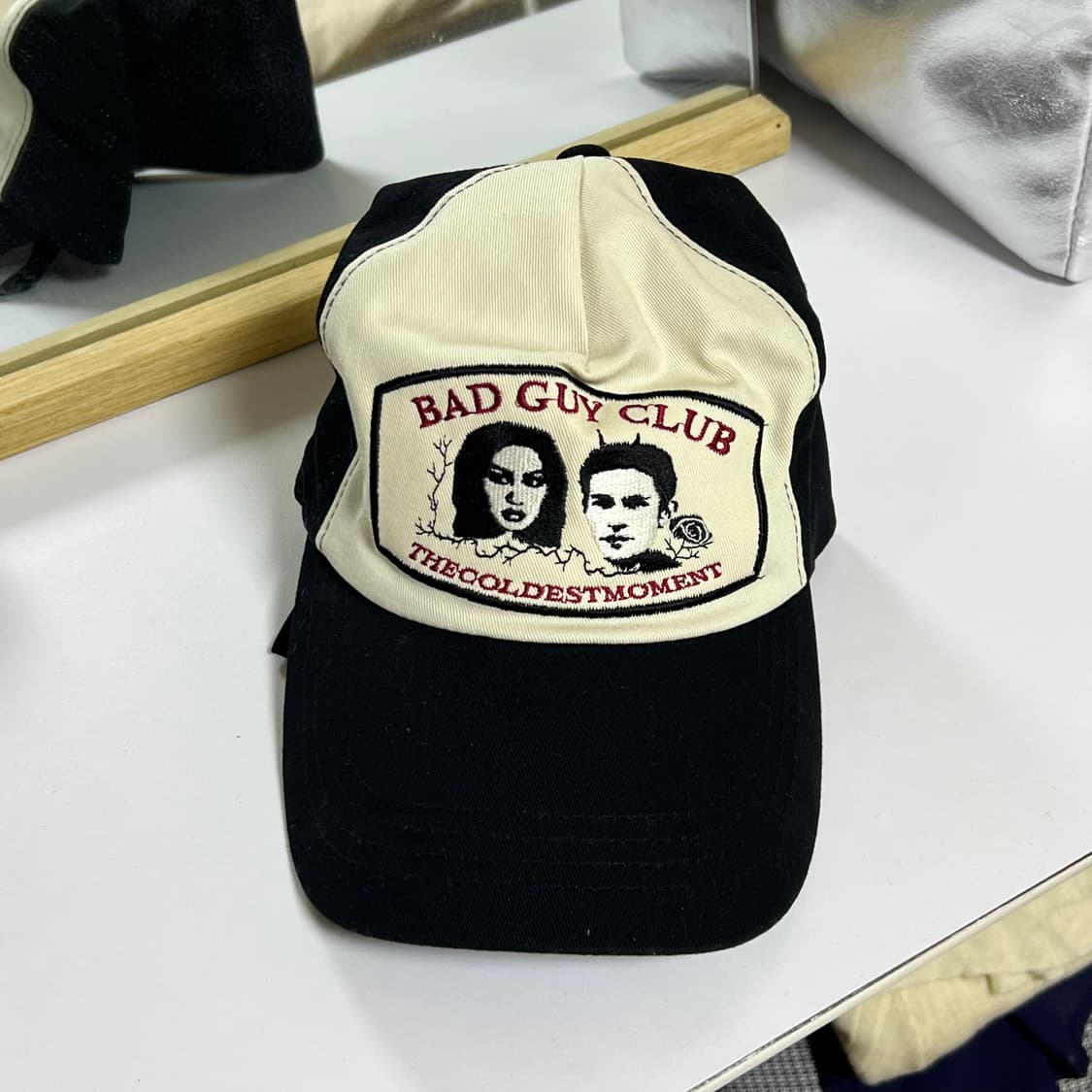 더콜디스트모먼트 볼캡 상품이미지1