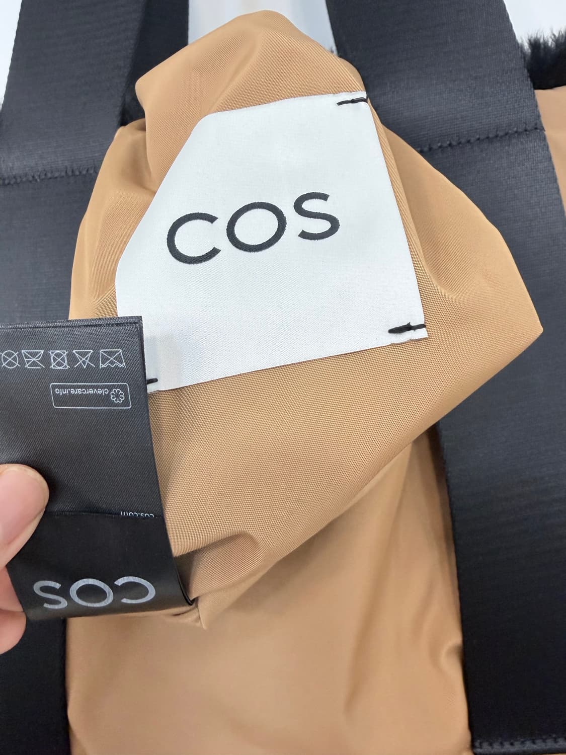 COS 코스 리버서블 포우 포 라인 쇼퍼백  상품이미지6