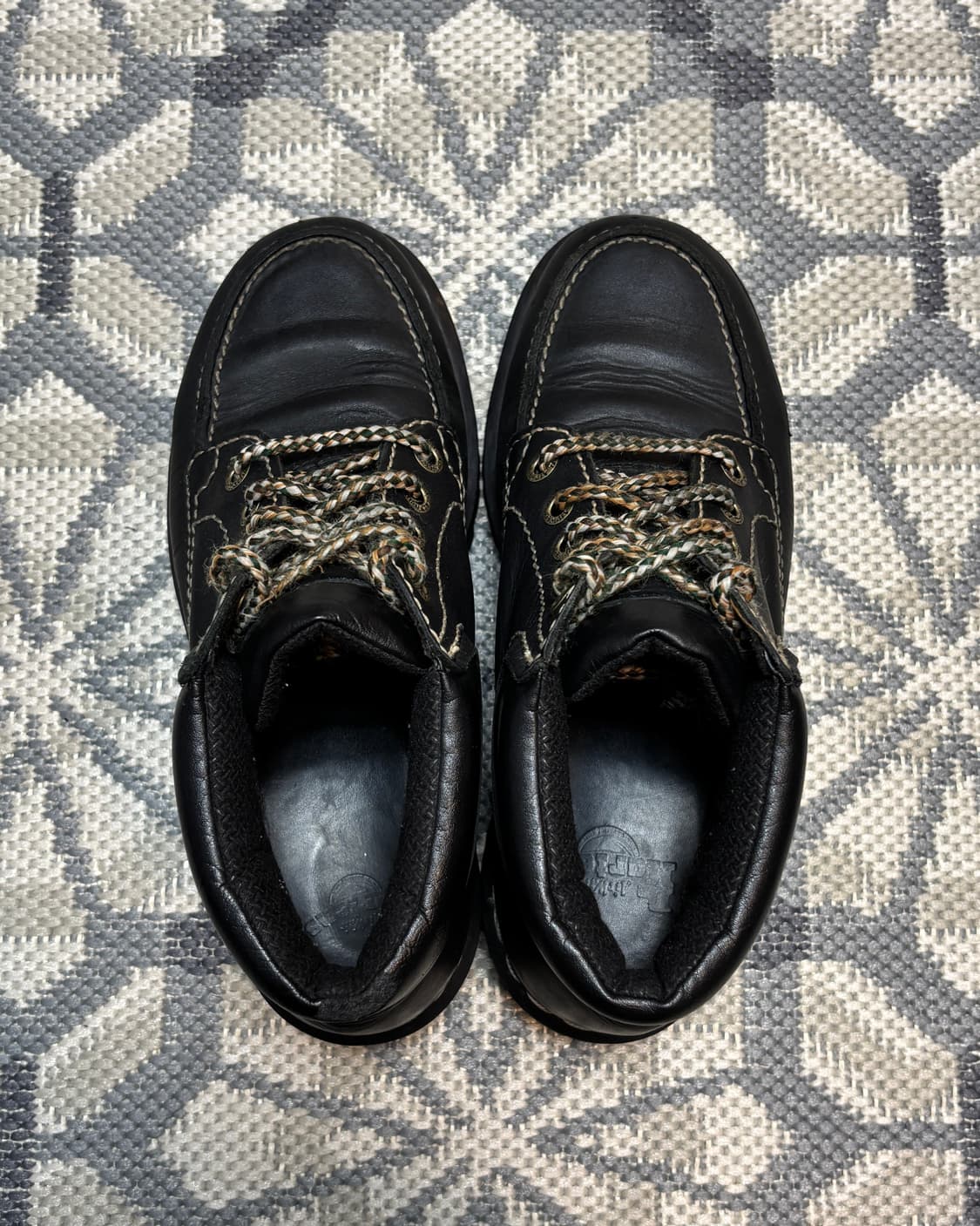 (260) 닥터마틴 필로이 5홀 앵클 부츠 블랙 상품이미지4