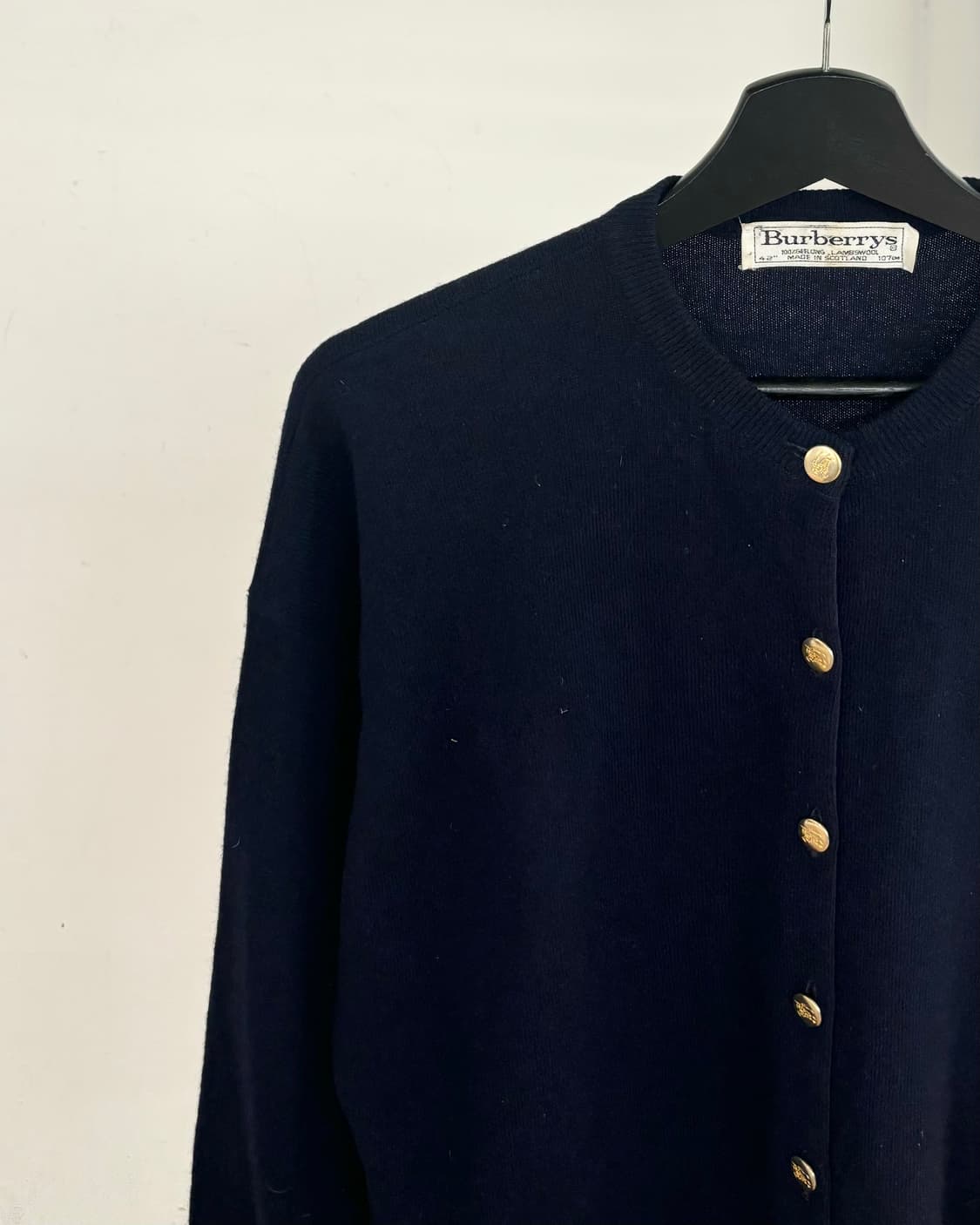 버버리 램스울 네이비 금장 가디건 상품이미지3