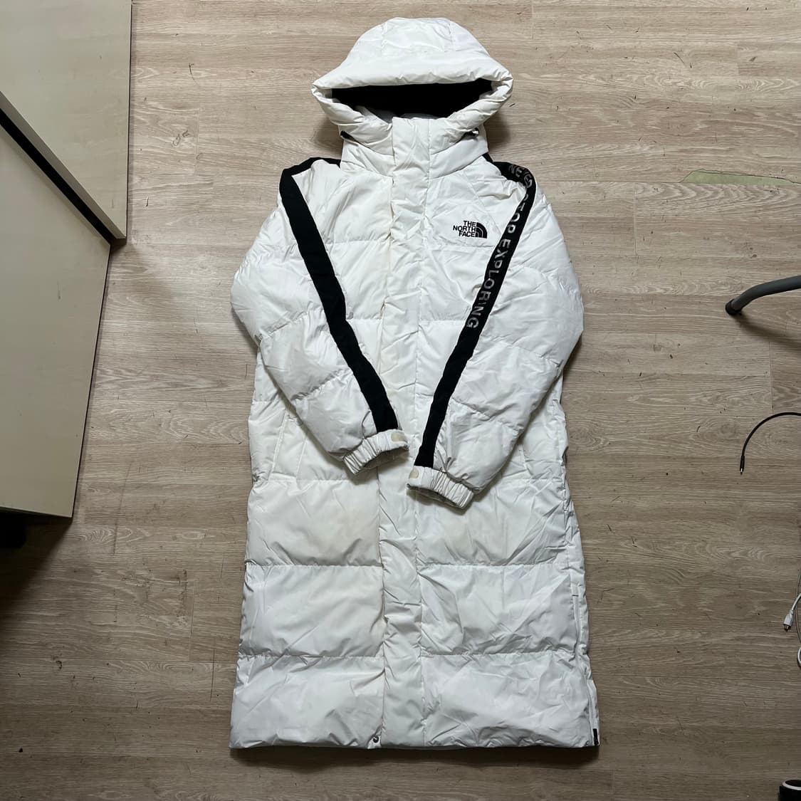 노스페이스 사이드라인 로고 테이핑 롱패딩 점퍼 [화이트] M/95 상품이미지1