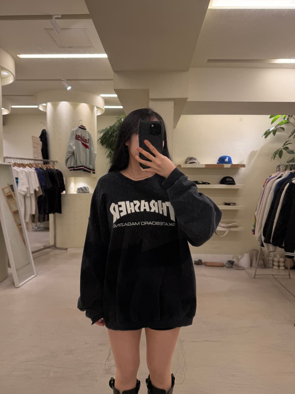 트레셔 빅로고 박시핏 맨투맨 블랙 U1 상품이미지1