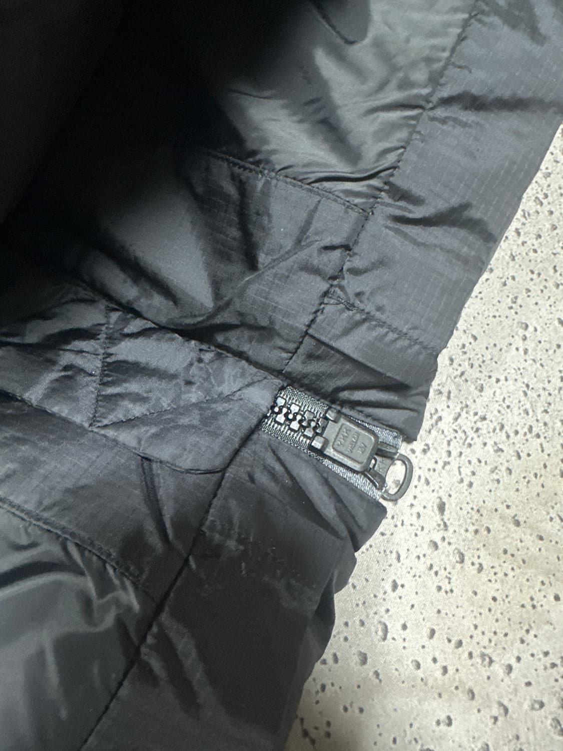 ✨ (바배) 빈폴 스포츠 x 스마일리 콜라보 덕다운 블랙 패딩  상품이미지6