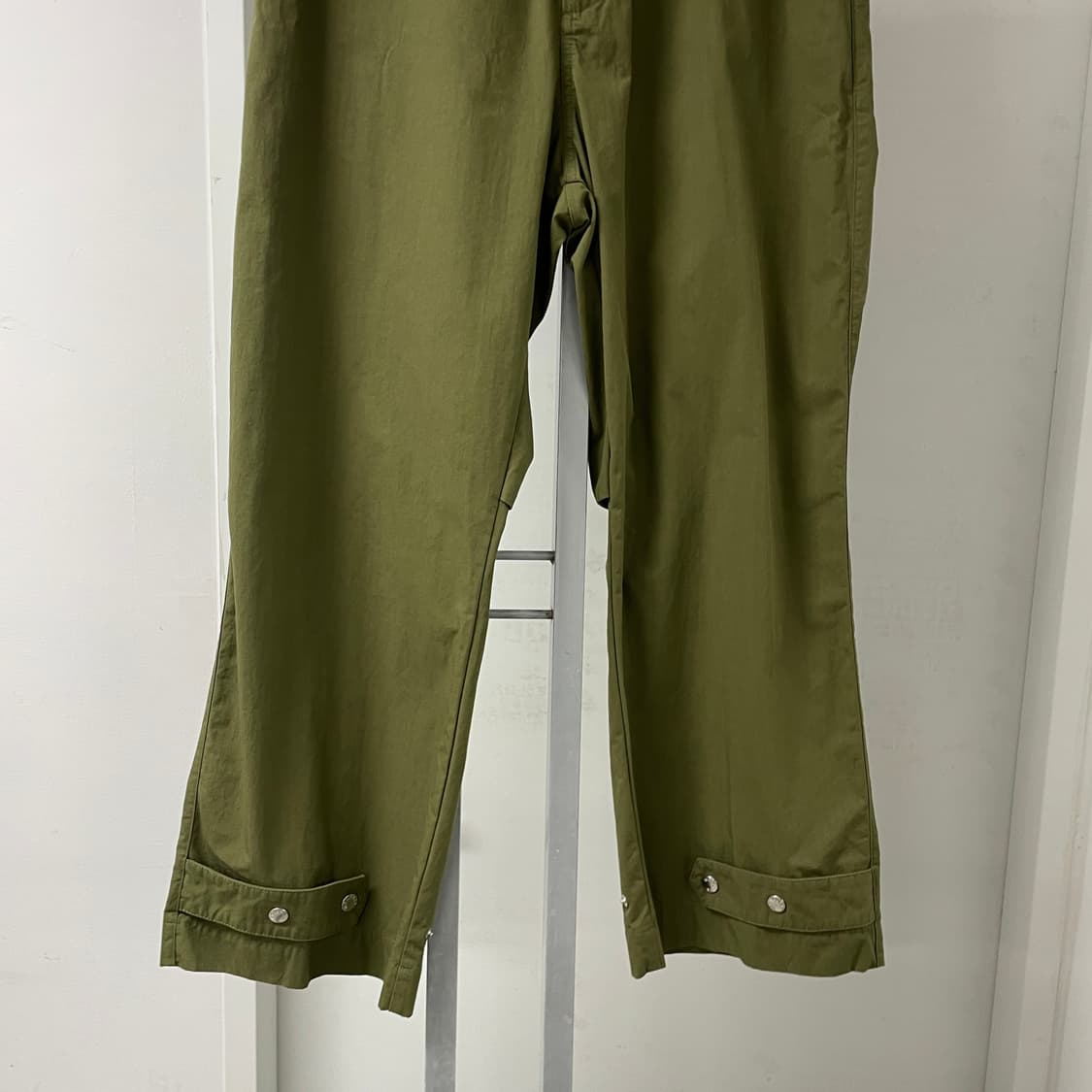 크레이크그린 몽클레어 팬츠 카키 84 상품이미지3