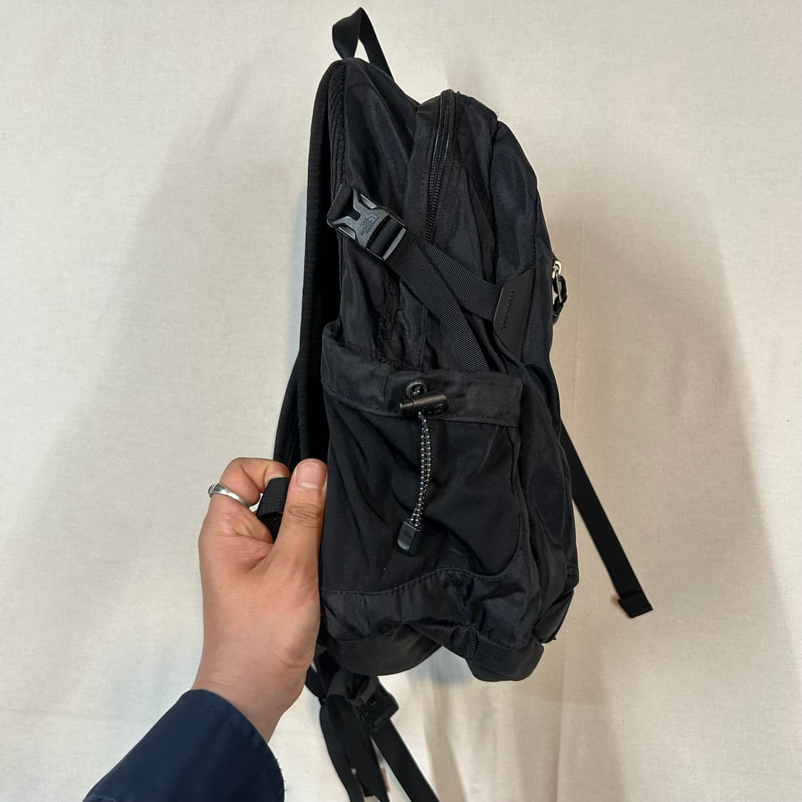 노스페이스 미니샷 20L 백팩 가방 블랙 상품이미지4