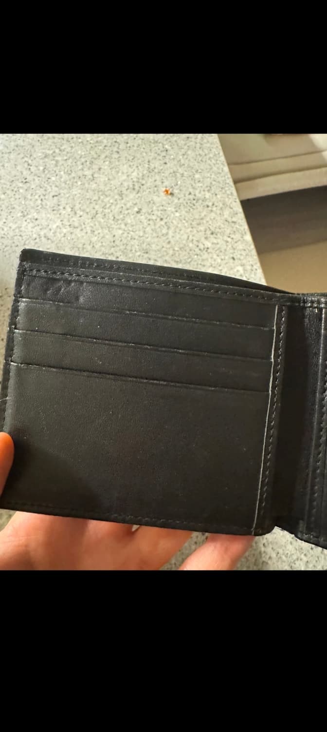 구찌 GG 엠보 반지갑 블랙 상품이미지4