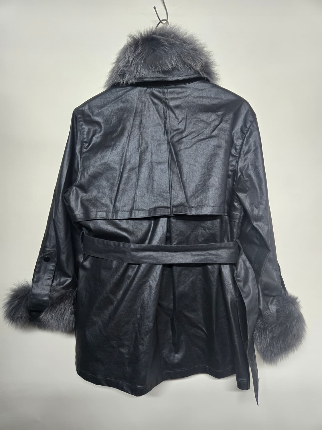 안나수이 블랙 코팅 폭스 퍼 트리밍 벨티드 재킷66 상품이미지3